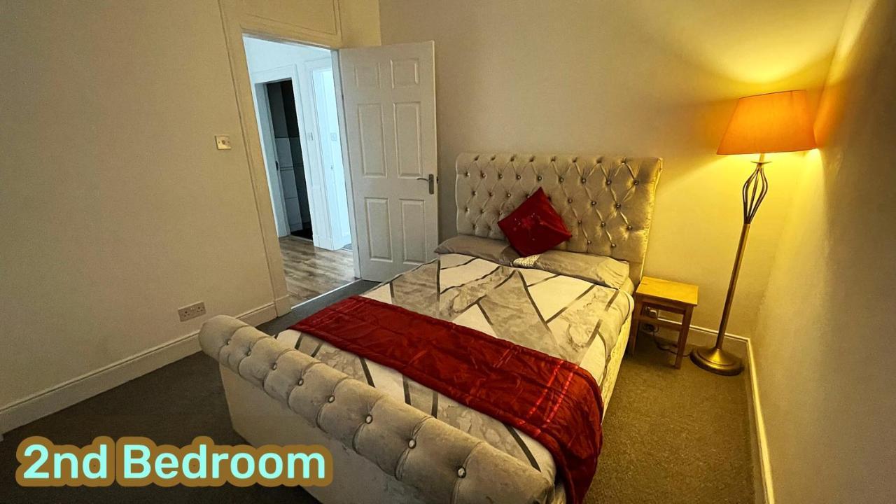2 Bedrooms Entire Apartment Self Check In Kelty Eksteriør billede